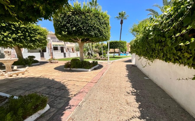 Herverkoop - Bungalow -
Torrevieja - Torreblanca
