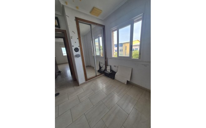 Resale - Apartment -
Torrevieja - Aguas Nuevas
