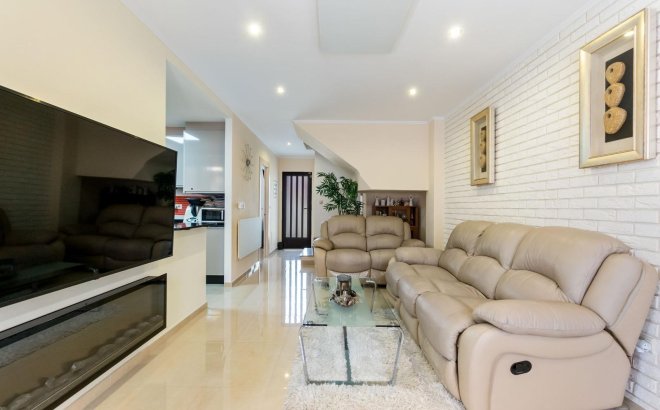 Resale - Town House -
Torrevieja - Aguas Nuevas