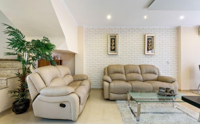 Resale - Town House -
Torrevieja - Aguas Nuevas