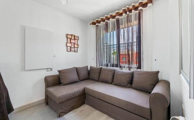 Resale - Town House -
Torrevieja - Aguas Nuevas
