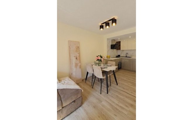 Revente - Appartement -
Torrevieja - Centro