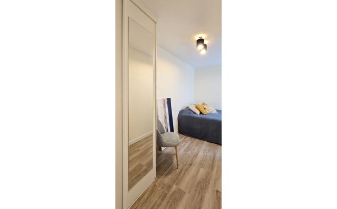 Revente - Appartement -
Torrevieja - Centro