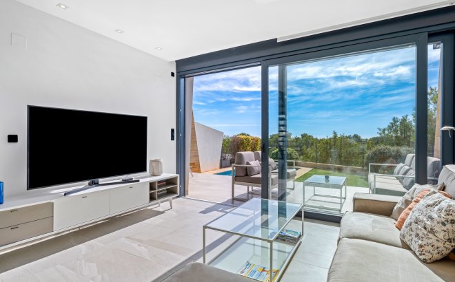 Resale - Villa -
Orihuela Costa - Costa Blanca