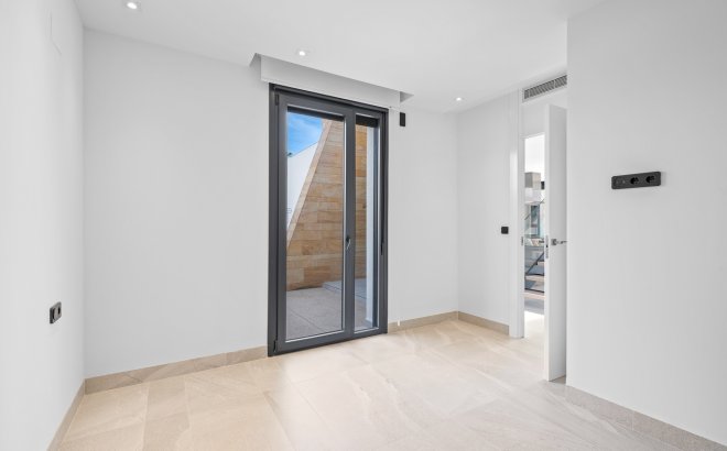 Resale - Villa -
Orihuela Costa - Costa Blanca