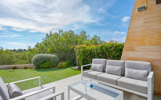 Resale - Villa -
Orihuela Costa - Costa Blanca