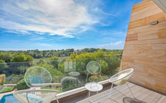 Resale - Villa -
Orihuela Costa - Costa Blanca