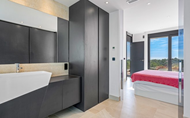 Resale - Villa -
Orihuela Costa - Costa Blanca