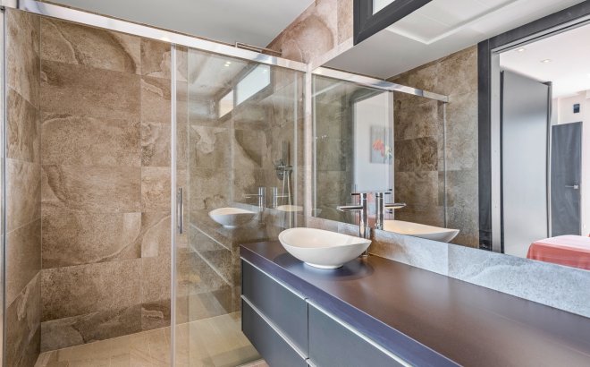 Resale - Villa -
Orihuela Costa - Costa Blanca