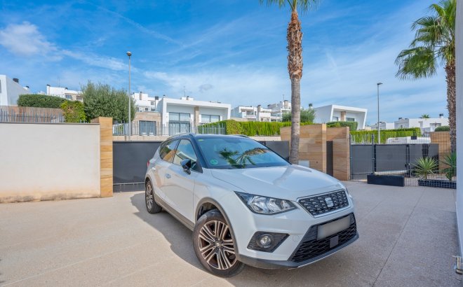 Resale - Villa -
Orihuela Costa - Costa Blanca