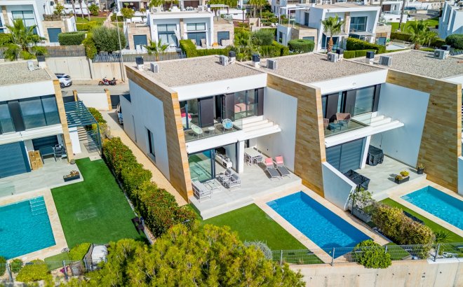 Resale - Villa -
Orihuela Costa - Costa Blanca