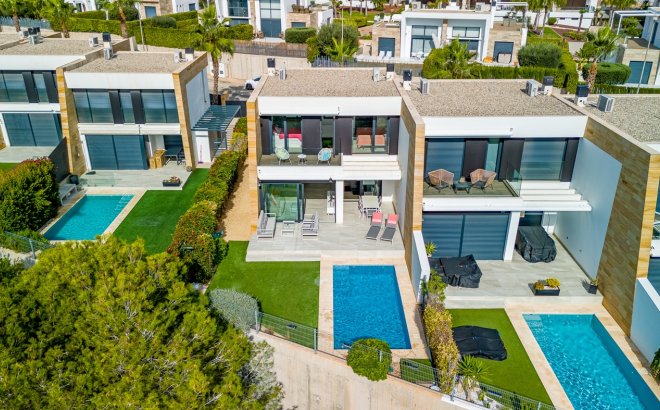 Resale - Villa -
Orihuela Costa - Costa Blanca