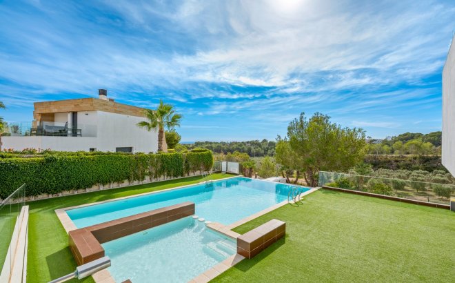 Resale - Villa -
Orihuela Costa - Costa Blanca