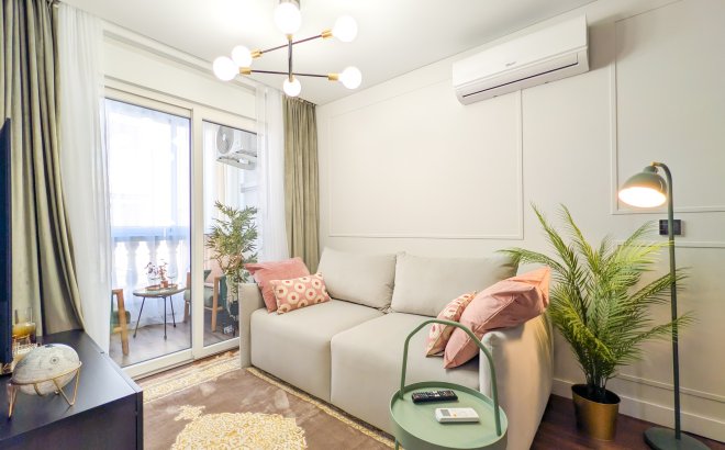 Resale - Apartment -
Torrevieja - Costa Blanca