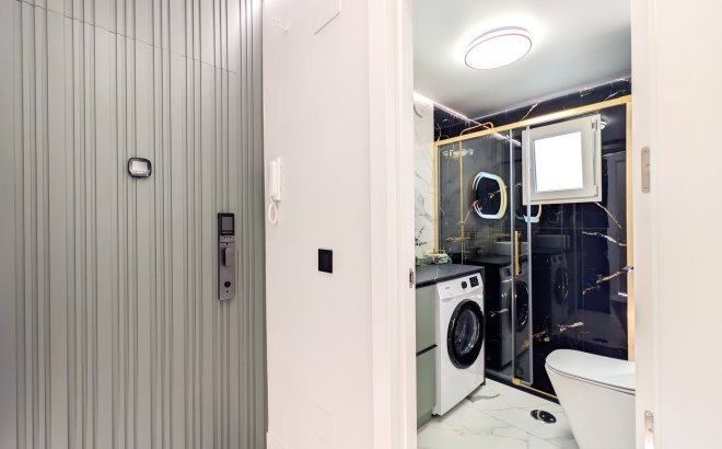 Resale - Apartment -
Torrevieja - Costa Blanca