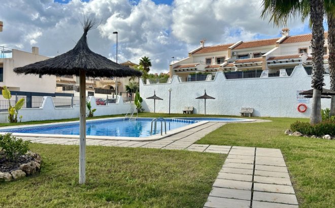 Resale - Town House -
San Miguel de Salinas - Inland