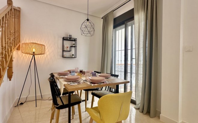 Resale - Town House -
San Miguel de Salinas - Inland