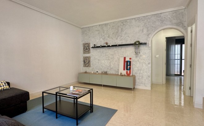 Resale - Town House -
San Miguel de Salinas - Inland