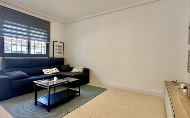 Resale - Town House -
San Miguel de Salinas - Inland