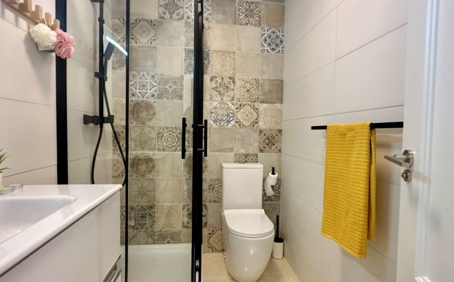 Resale - Town House -
San Miguel de Salinas - Inland