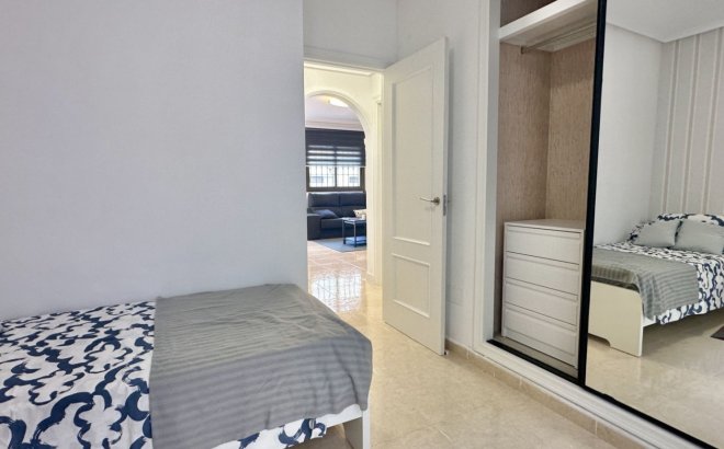 Resale - Town House -
San Miguel de Salinas - Inland