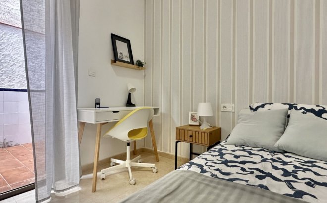 Resale - Town House -
San Miguel de Salinas - Inland