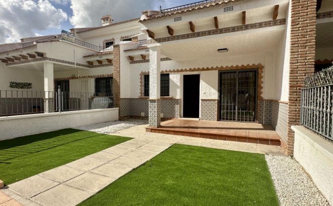 Resale - Town House -
San Miguel de Salinas - Inland