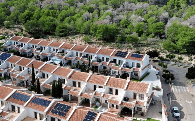 Resale - Town House -
San Miguel de Salinas - Inland