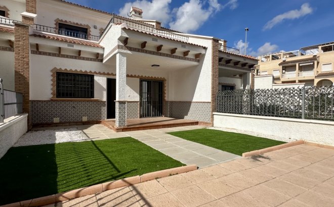 Resale - Town House -
San Miguel de Salinas - Inland