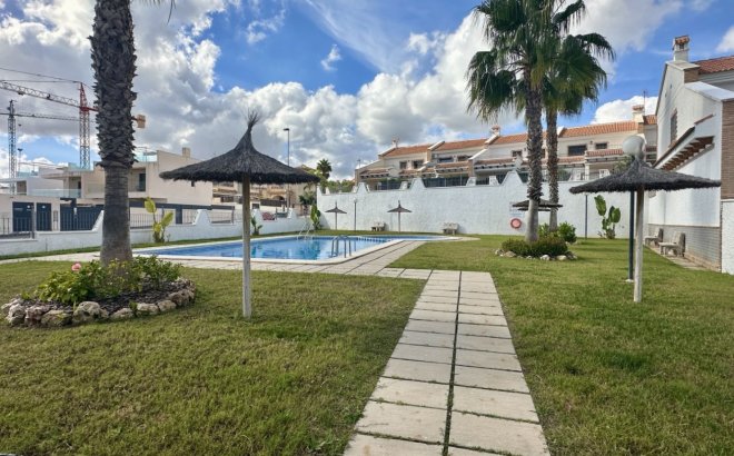 Resale - Town House -
San Miguel de Salinas - Inland