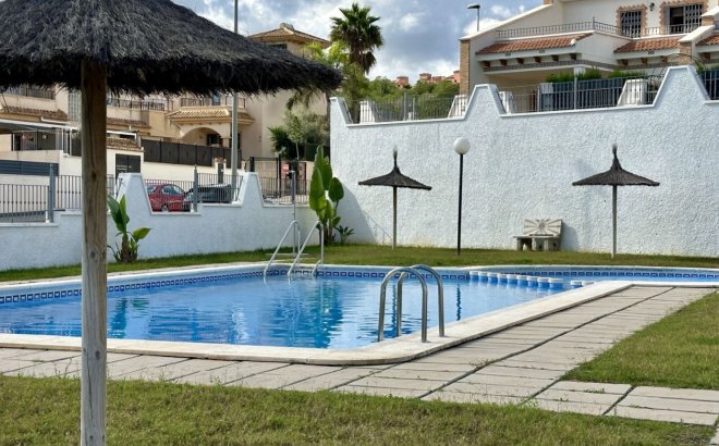 Resale - Town House -
San Miguel de Salinas - Inland