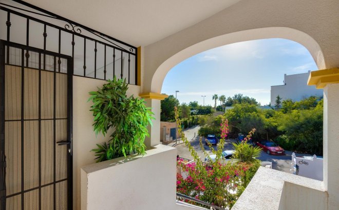 Herverkoop - Bungalow -
Orihuela Costa - Los Altos