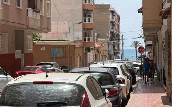 Resale - Apartment -
Torrevieja - Playa del Cura