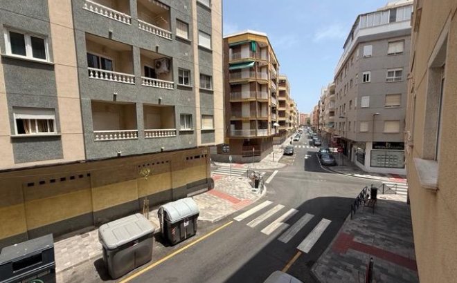 Resale - Apartment -
Torrevieja - Playa del Cura