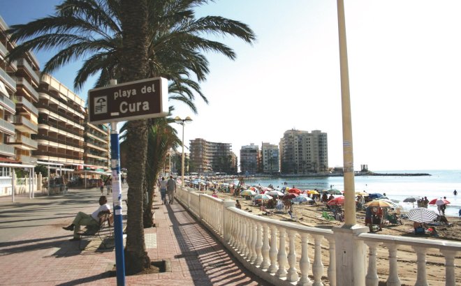 Resale - Apartment -
Torrevieja - Playa del Cura