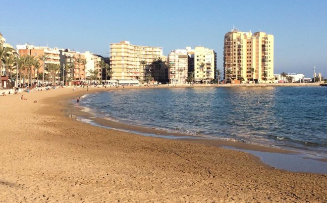 Resale - Apartment -
Torrevieja - Playa del Cura