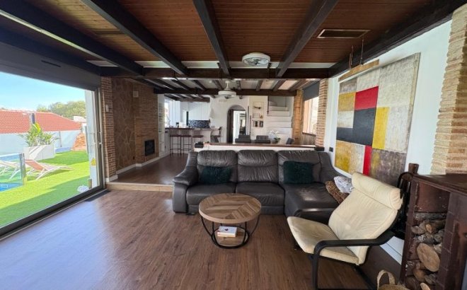 Resale - Villa -
Orihuela Costa - Costa Blanca