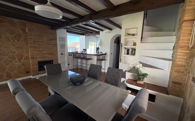 Resale - Villa -
Orihuela Costa - Costa Blanca