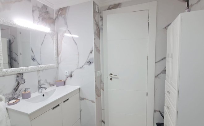 Resale - Apartment -
Torrevieja - Costa Blanca