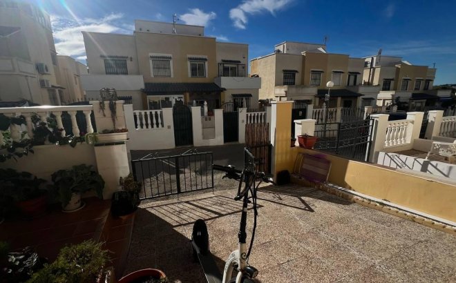 Resale - Town House -
Orihuela Costa - Los Almendros-la Florida
