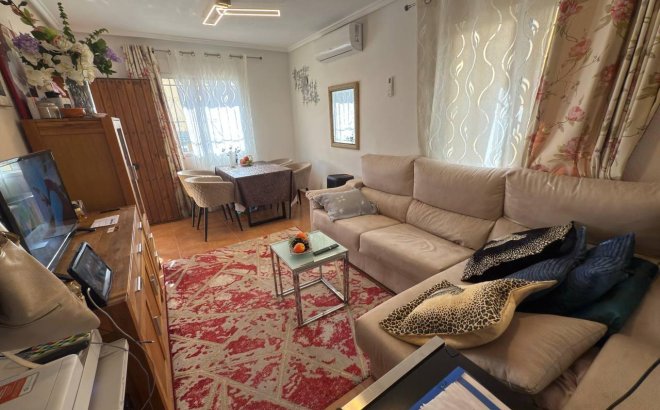 Resale - Town House -
Orihuela Costa - Los Almendros-la Florida