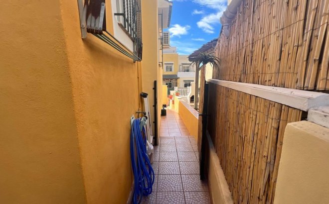 Resale - Town House -
Orihuela Costa - Los Almendros-la Florida