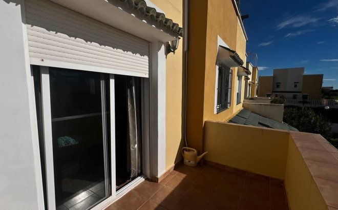 Resale - Town House -
Orihuela Costa - Los Almendros-la Florida