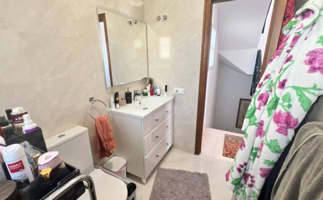 Resale - Town House -
Orihuela Costa - Los Almendros-la Florida