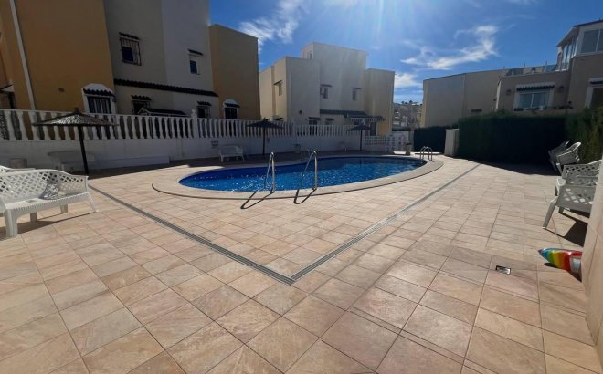 Resale - Town House -
Orihuela Costa - Los Almendros-la Florida