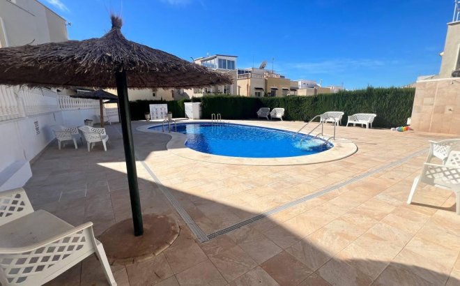 Resale - Town House -
Orihuela Costa - Los Almendros-la Florida