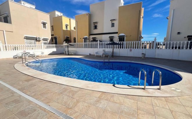 Resale - Town House -
Orihuela Costa - Los Almendros-la Florida