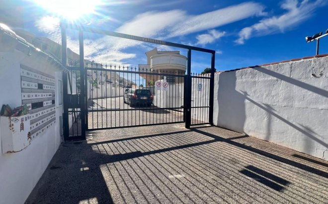 Resale - Town House -
Orihuela Costa - Los Almendros-la Florida