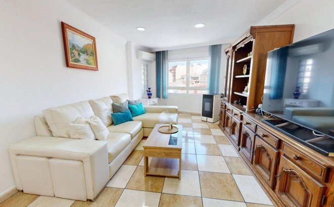 Resale - Apartment -
Torrevieja - Puerto Deportivo