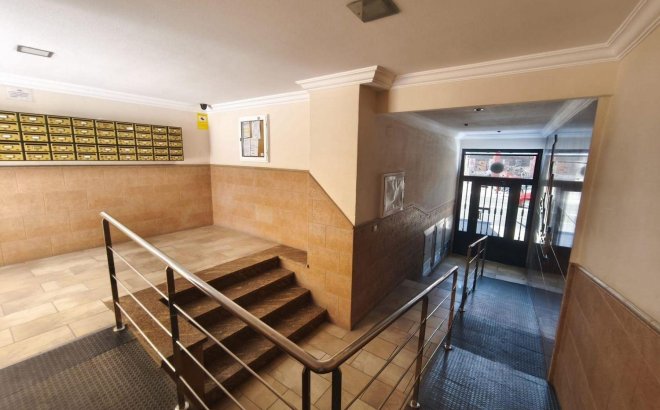 Resale - Apartment -
Torrevieja - Puerto Deportivo